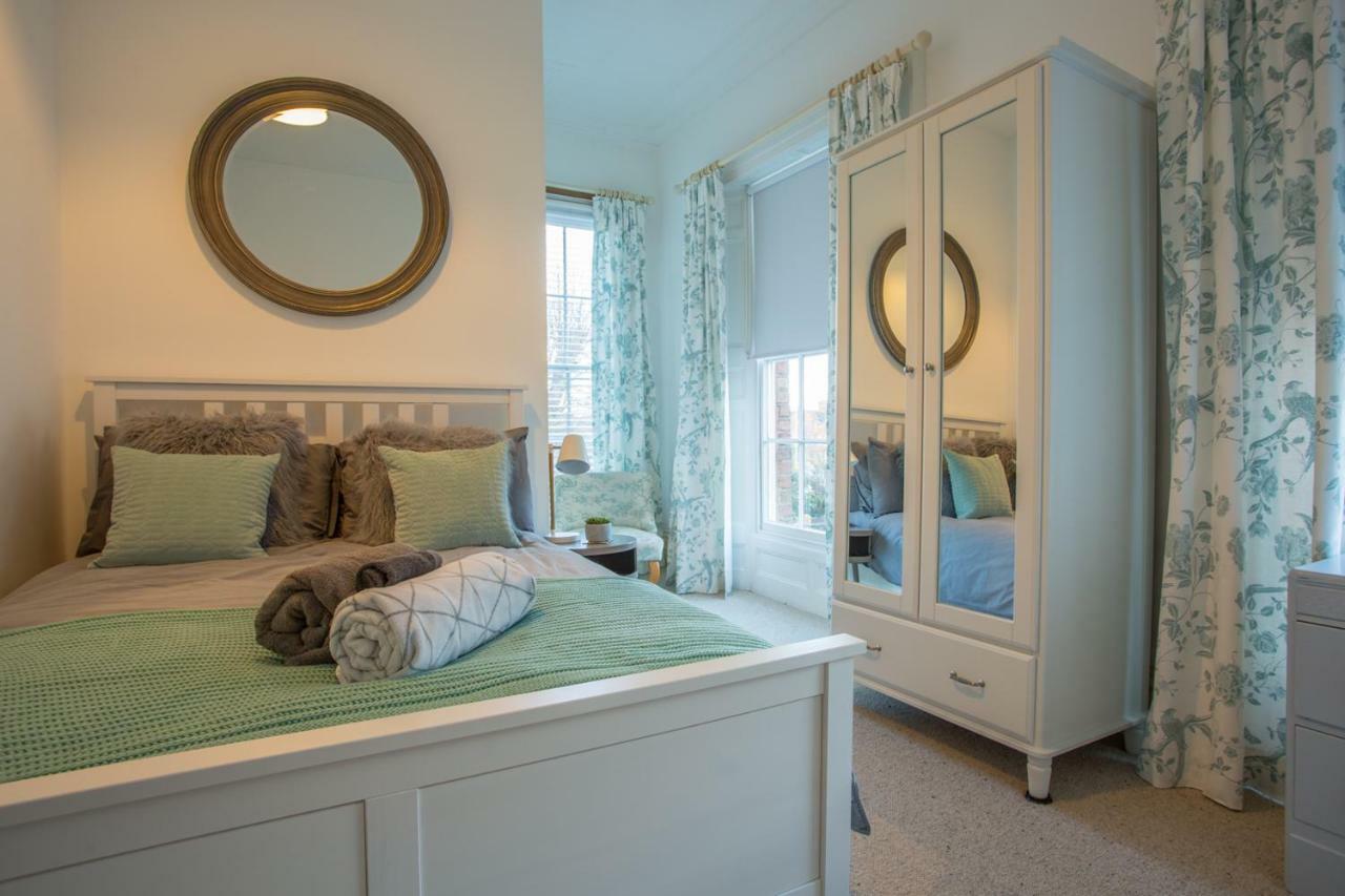Stylish Apartment Close To Gloucester Quays & Docks Exterior foto