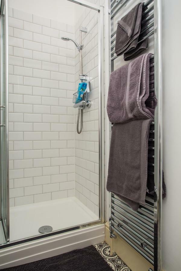 Stylish Apartment Close To Gloucester Quays & Docks Exterior foto