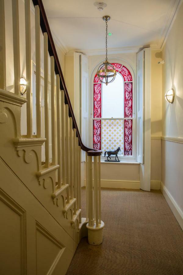 Stylish Apartment Close To Gloucester Quays & Docks Exterior foto